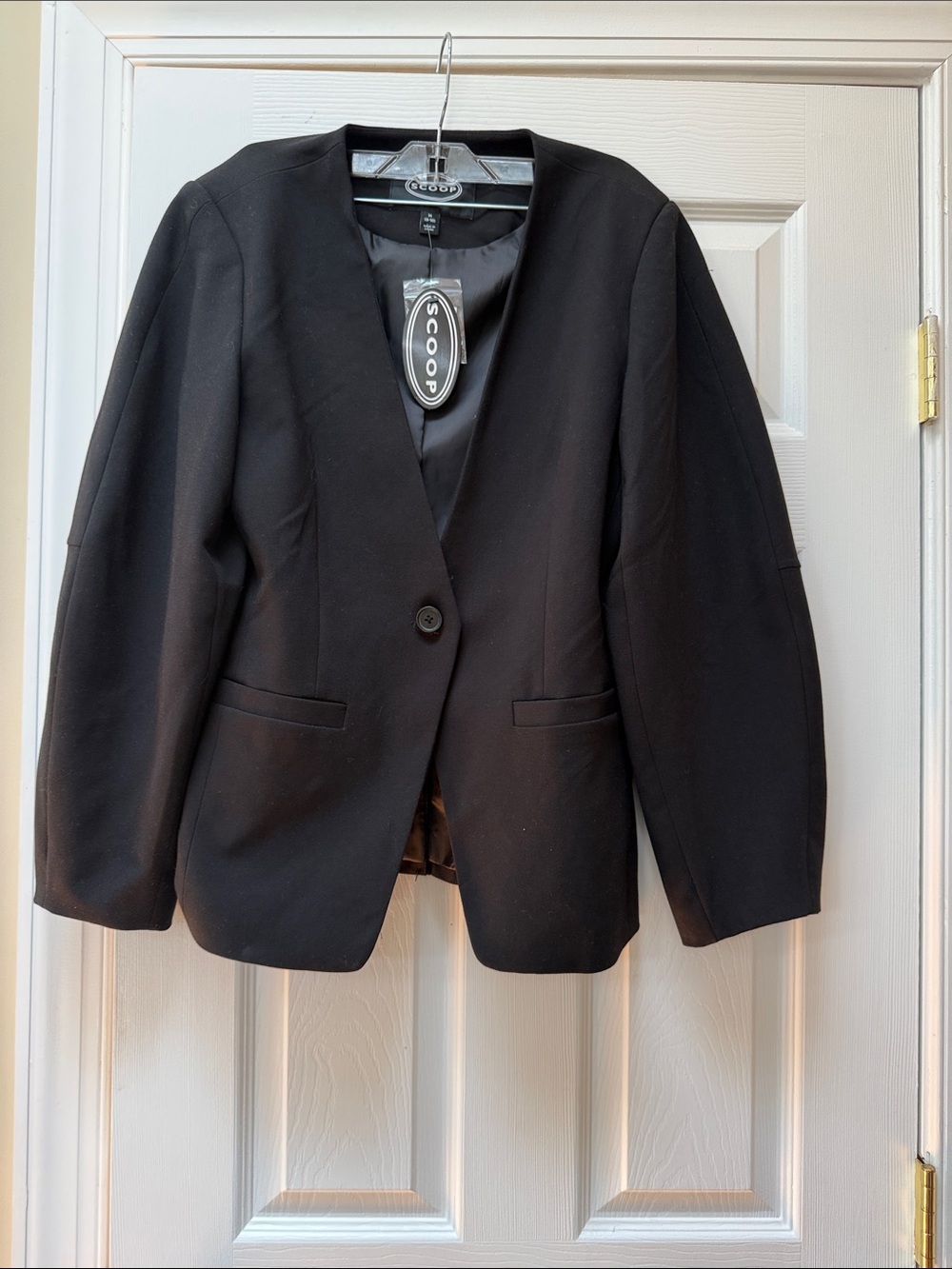 Scoop Black Single-Button Blazer